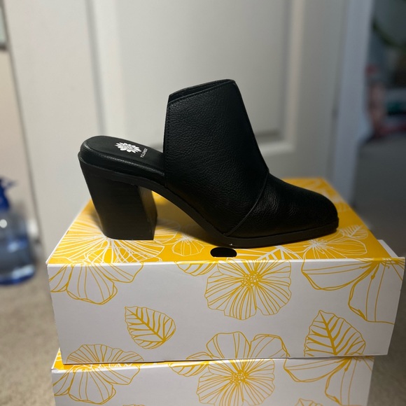 Yellow Box Shoes - NEW Yellow Box Marissa Leather Slip-on Mules with Block Heel